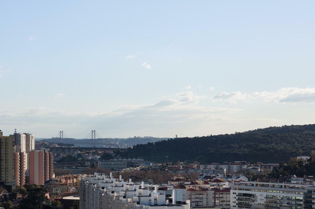 Skyscraper Riverview Lisbon With Indoor Pool Exterior foto