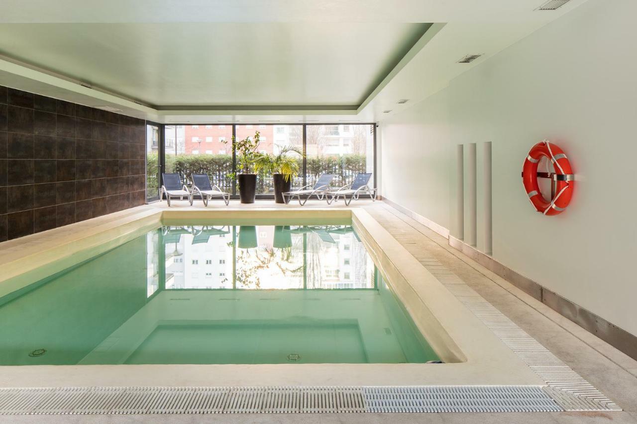 Skyscraper Riverview Lisbon With Indoor Pool Exterior foto